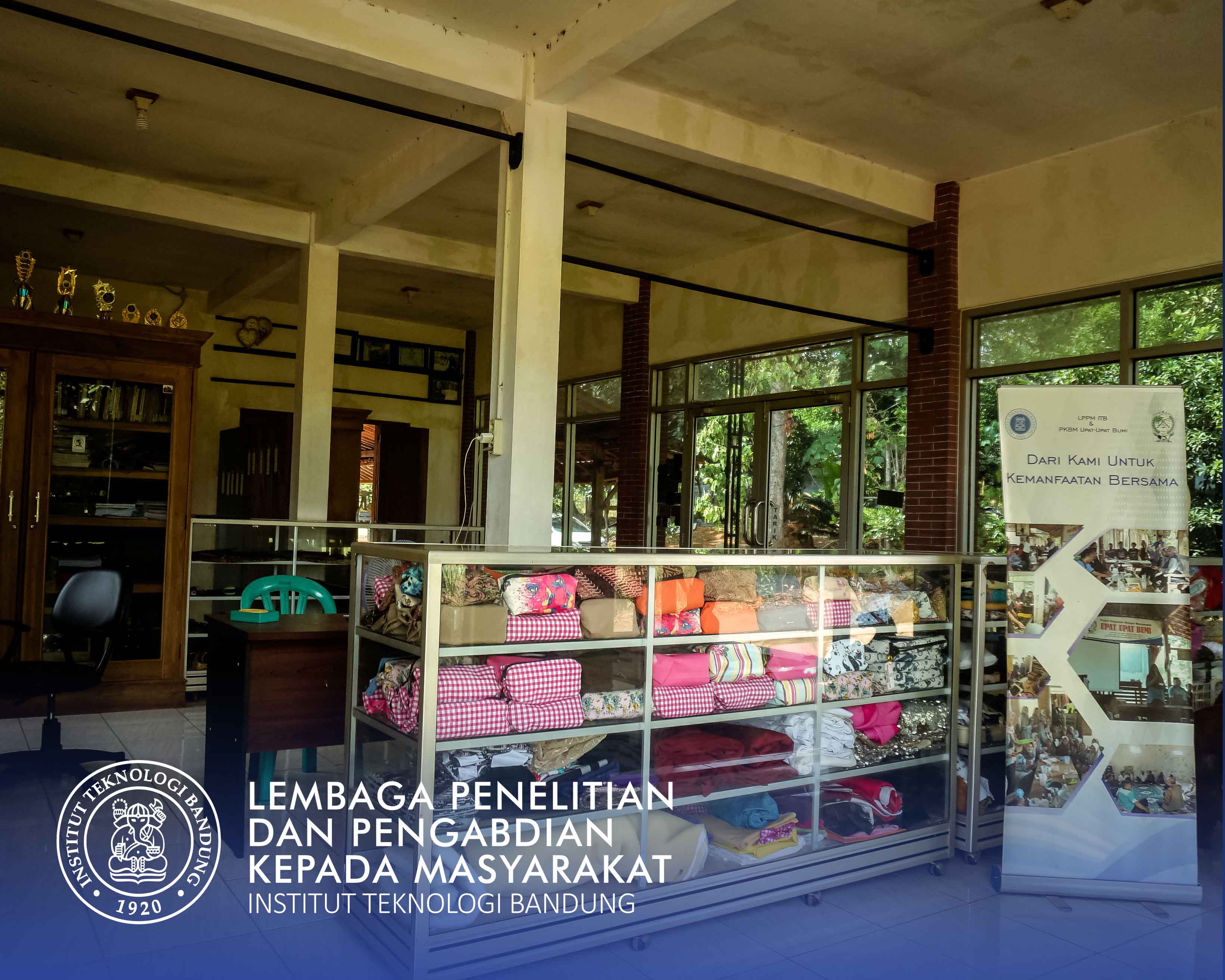 Perancangan Karya Miniatur dengan Teknik Quadruple-weaving Memanfaatkan Teknik Ikat untuk Pewarnaan Benang Lusi 