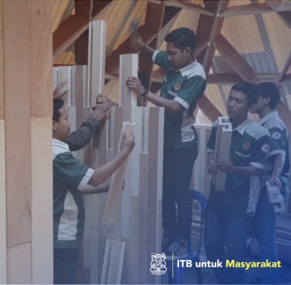 Pengembangan Prototipe Rumah Permanen  Untuk Recovery Pasca Bencana di Lombok  Dengan Sistem Konstruksi Blok Kayu Modular
