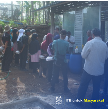 Program Pendampingan Peternak Sapi Dalam Pengolahan Kotoran Sapi
Menjadi Biogas dan Pupuk di Daerah Jatinangor, Dalam Rangka Pengurangan Pencemaran Di Sungai Citarum Hulu