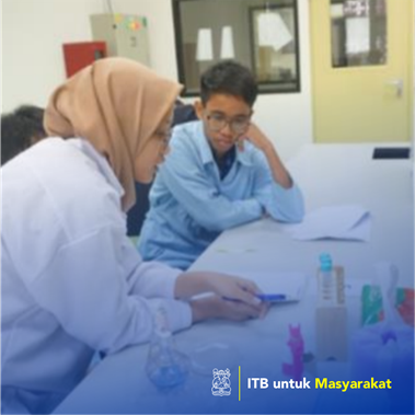 Pengenalan nanosains dan nanoteknologi secara dini pada pelajar tingkat SMA melalui kegiatan Nano for Teens 2020