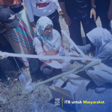 Pembinaan Kelompok Petani melalui Teknologi Pengendalian Serangga Vektor Penyakit Darah (Blood disease bacterium) Pada Tanaman Pisang dengan Menggunakan Bioinsektisida Repellent di wera Sari Kecamatan Subang Kabupaten Subang