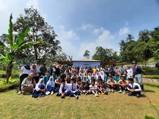 PENINGKATAN PEMAHAMAN SMART DAN INTEGRATED FARMING MELALUI AKTIVITAS AGROEDUWISATA DI DESA PANCAWATI BOGOR KEPADA SISWA SMA DAN KOMUNITAS URBAN FARMING