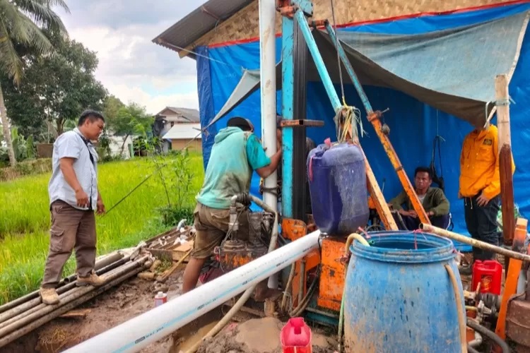 Penyediaan Air Bersih dan Edukasi Geologi Bagi Masyarakat Terdampak Gempa di Kabupaten Cianjur