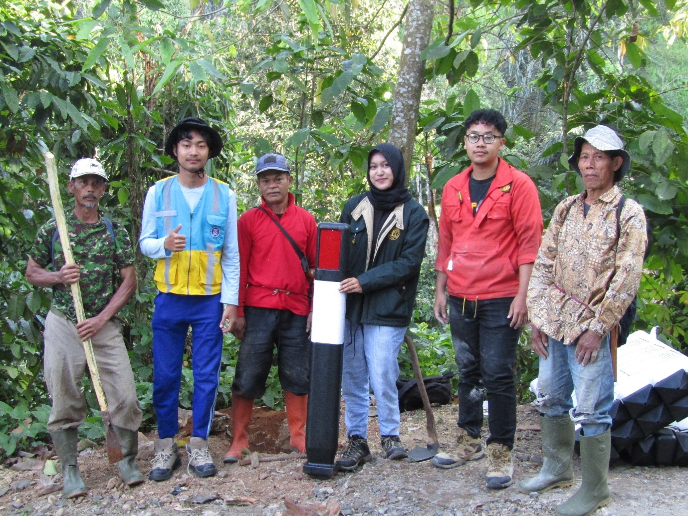 Pembangunan Penerangan Jalan Umum di Dusun Cipeundeuy, Desa Cimarga, Kabupaten Sumedang