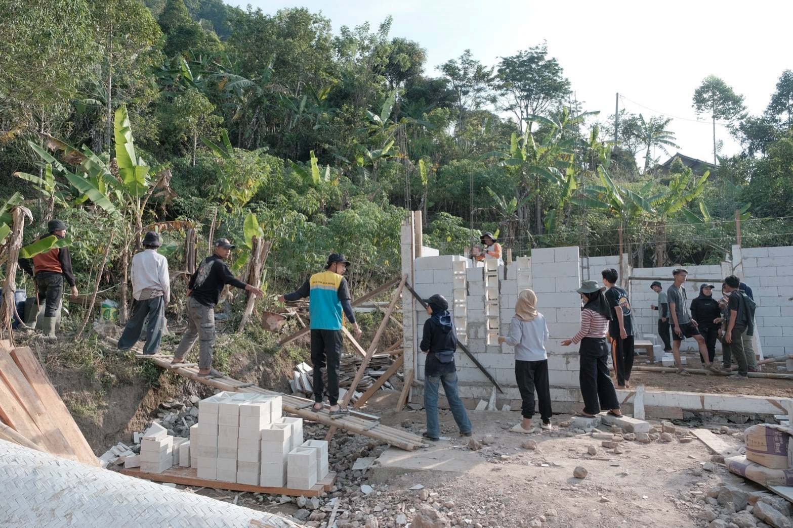 Optimalisasi Reservoir dan Sistem Pengelolaan Air Bersih di Kampung Margamukti, Dusun Margawati, Desa Cimarga, Kabupaten Sumedang