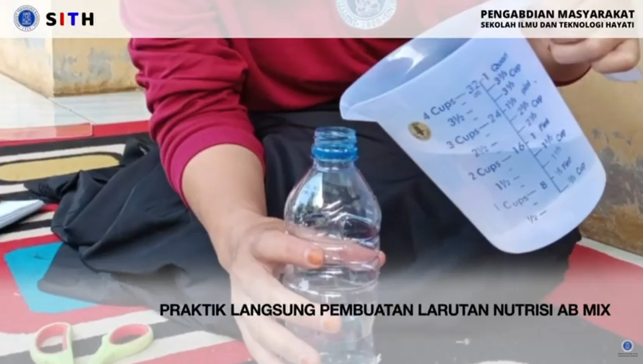 Pelatihan Budidaya Sayuran dengan Teknologi Hidroponik Sederhana dalam Meningkatkan Kapasitas Kelompok Wanita Tani di Desa Pamekaran Kecamatan rancakalong Kabupaten Sumedang