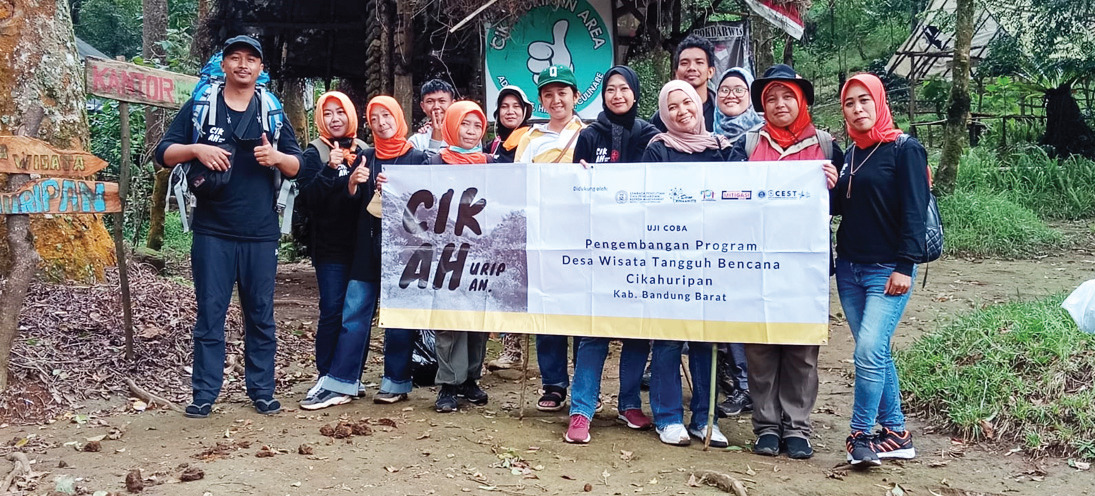 Pengembangan Model Bisnis Kawasan Desa Wisata Tangguh Bencana di Desa Cikahuripan - Lembang berkolaborasi dengan komunitas Bandung Mitigasi Hub (BMH)